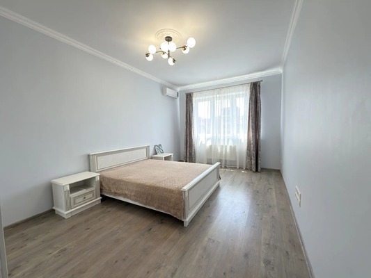 Продам двухкомнатную (2-комн.) квартиру, Октябрьская ул, 181/2, Краснодар г