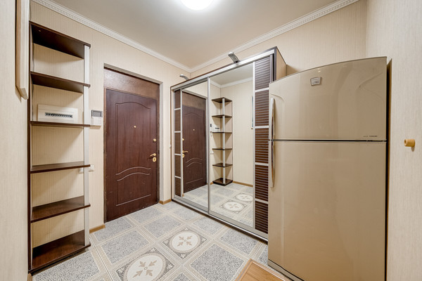 Продам однокомнатную (1-комн.) квартиру, Соловьиная Роща ул, 10, Москва г