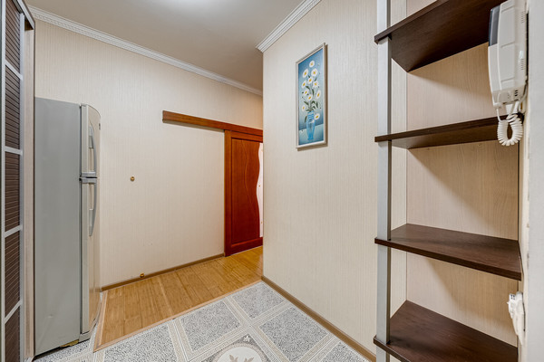 Продам однокомнатную (1-комн.) квартиру, Соловьиная Роща ул, 10, Москва г