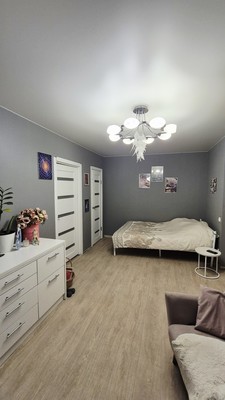 Продам двухкомнатную (2-комн.) квартиру, Льва Шатрова ул, 8, Пермь г