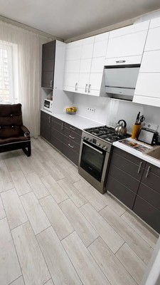 Продам трехкомнатную (3-комн.) квартиру, Красина ул, 53к2, Цемдолина с