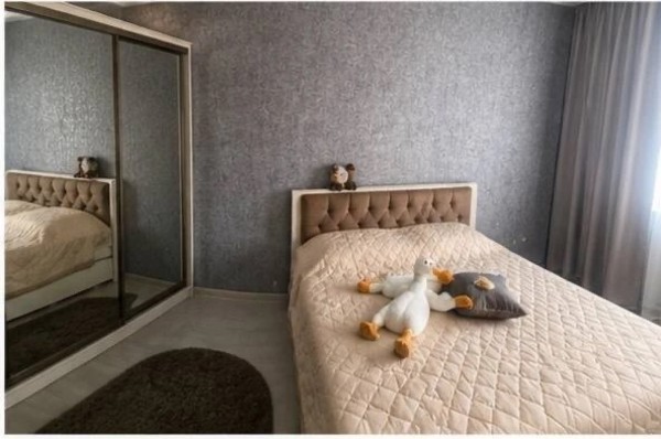 Продам трехкомнатную (3-комн.) квартиру, Красина ул, 53к2, Цемдолина с
