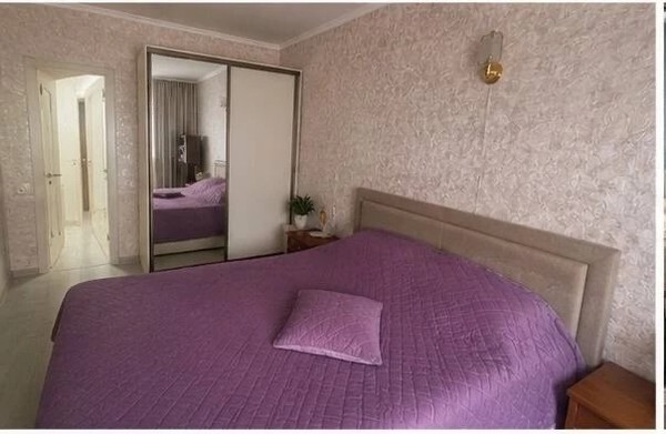 Продам трехкомнатную (3-комн.) квартиру, Красина ул, 53к2, Цемдолина с