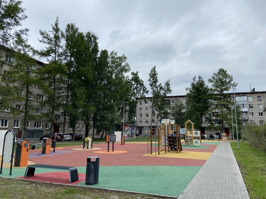 Продам трехкомнатную (3-комн.) квартиру, Рощинская ул, 20, Гатчина г
