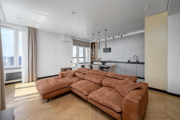 Продам трехкомнатную (3-комн.) квартиру, Багрицкого ул, 18, Москва г