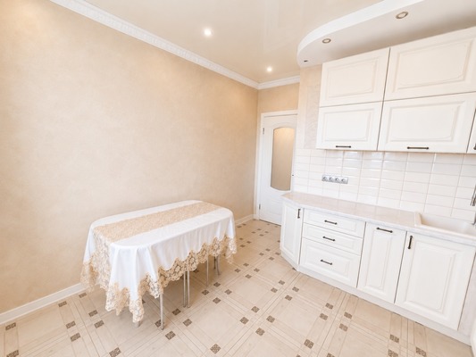 Продам трехкомнатную (3-комн.) квартиру, Печатная ул, 21Б, Калининград г