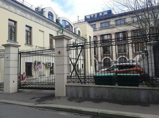 Продам коммерческое помещение 1 073,8 м2, 2-й Казачий пер, 3 1, Москва г