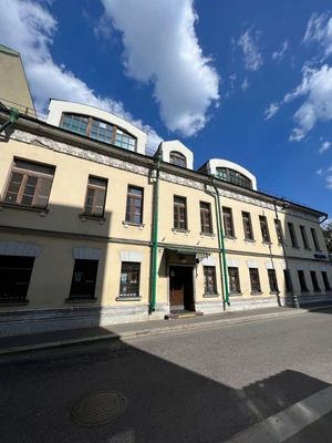 Продам коммерческое помещение 1 073,8 м2, 2-й Казачий пер, 3 1, Москва г
