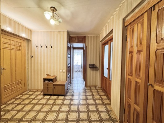 Продам трехкомнатную (3-комн.) квартиру, Пилотов пер, 12, Брянск г