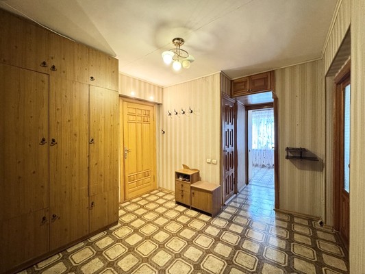 Продам трехкомнатную (3-комн.) квартиру, Пилотов пер, 12, Брянск г