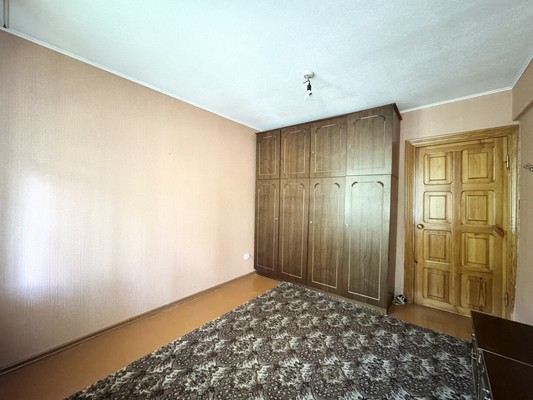 Продам трехкомнатную (3-комн.) квартиру, Пилотов пер, 12, Брянск г