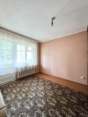 Продам трехкомнатную (3-комн.) квартиру, Пилотов пер, 12, Брянск г