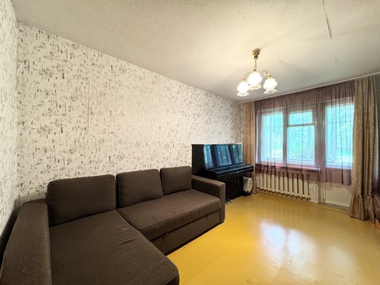 Продам трехкомнатную (3-комн.) квартиру, Пилотов пер, 12, Брянск г