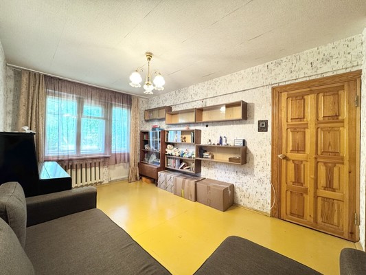Продам трехкомнатную (3-комн.) квартиру, Пилотов пер, 12, Брянск г