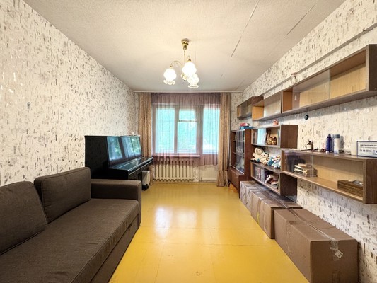 Продам трехкомнатную (3-комн.) квартиру, Пилотов пер, 12, Брянск г
