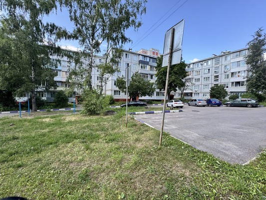 Продам трехкомнатную (3-комн.) квартиру, Пилотов пер, 12, Брянск г
