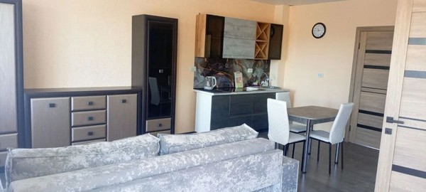 Продам трехкомнатную (3-комн.) квартиру, Набережная ул, 70к10 9, Николаевка пгт