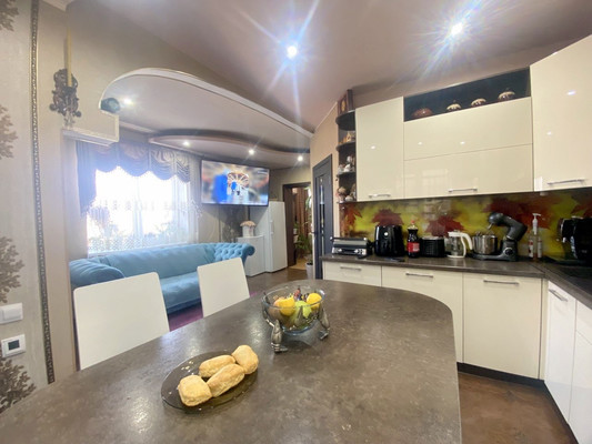Продам трехкомнатную (3-комн.) квартиру, Русская ул, 23, Анапа г