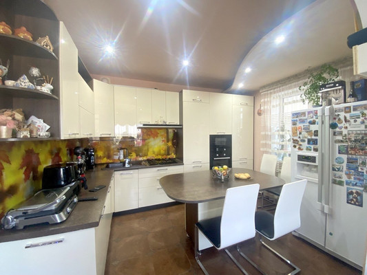 Продам трехкомнатную (3-комн.) квартиру, Русская ул, 23, Анапа г