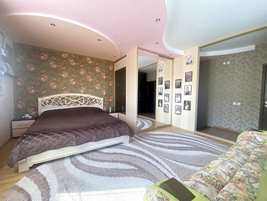 Продам трехкомнатную (3-комн.) квартиру, Русская ул, 23, Анапа г