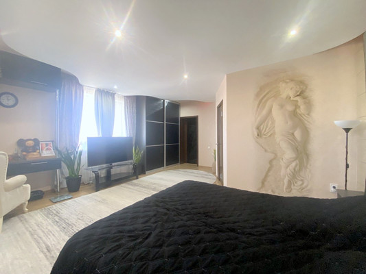 Продам трехкомнатную (3-комн.) квартиру, Русская ул, 23, Анапа г