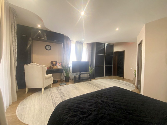 Продам трехкомнатную (3-комн.) квартиру, Русская ул, 23, Анапа г