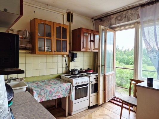 Продам комнату в 5-комн. квартире, Мира ул, 19, Костомукша г