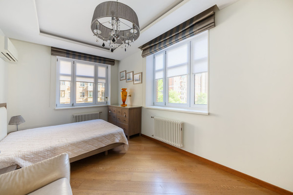 Продам трехкомнатную (3-комн.) квартиру, Пудовкина ул, 7, Москва г
