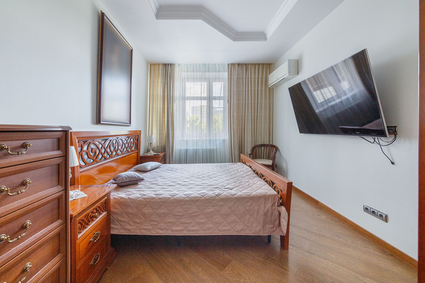 Продам трехкомнатную (3-комн.) квартиру, Пудовкина ул, 7, Москва г