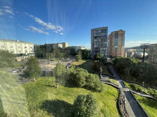 Продам трехкомнатную (3-комн.) квартиру, Воровского ул, 20, Мурманск г
