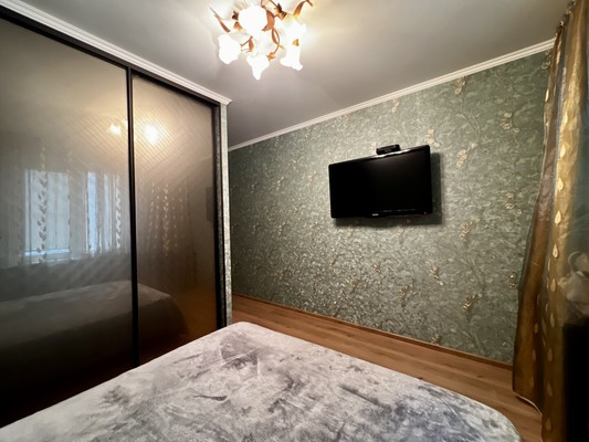 Продам трехкомнатную (3-комн.) квартиру, Черкасская ул, 43, Краснодар г