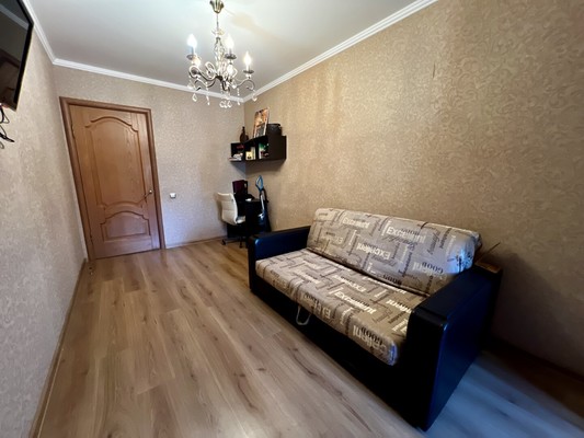 Продам трехкомнатную (3-комн.) квартиру, Черкасская ул, 43, Краснодар г