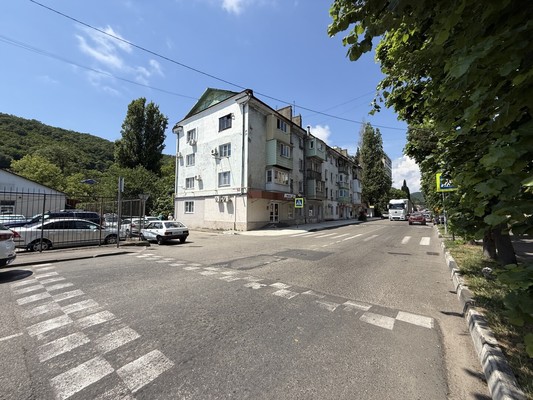 Продам двухкомнатную (2-комн.) квартиру, Фрунзе ул, 3, Туапсе г