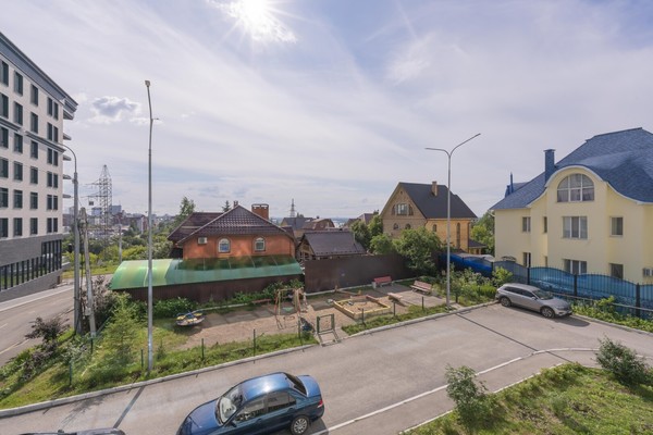 Продам двухкомнатную (2-комн.) квартиру, Фрезеровщиков ул, 94, Пермь г