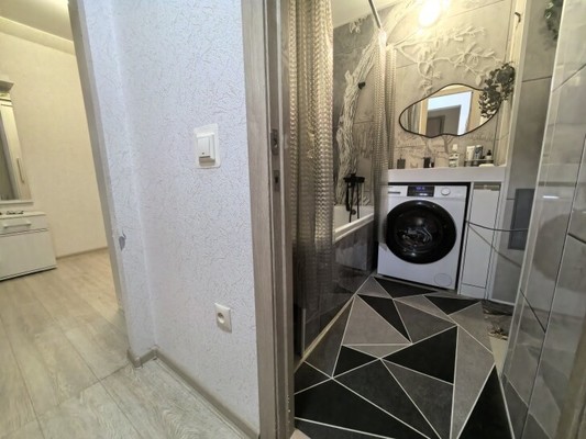 Продам двухкомнатную (2-комн.) квартиру, Адмирала Чурсина ул, 12, Воронеж г