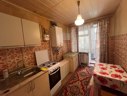 Продам двухкомнатную (2-комн.) квартиру, Центральная ул, 9, Болонь п