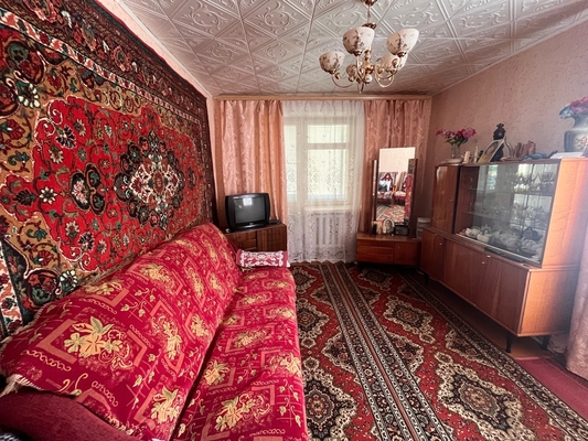 Продам двухкомнатную (2-комн.) квартиру, Центральная ул, 9, Болонь п