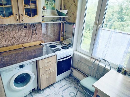 Сдам двухкомнатную (2-комн.) квартиру, Холмогорская ул, 6к1, Москва г