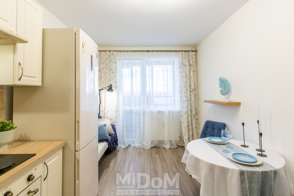 Продам однокомнатную (1-комн.) квартиру, Ленинградская ул, 38к1, Парголово п