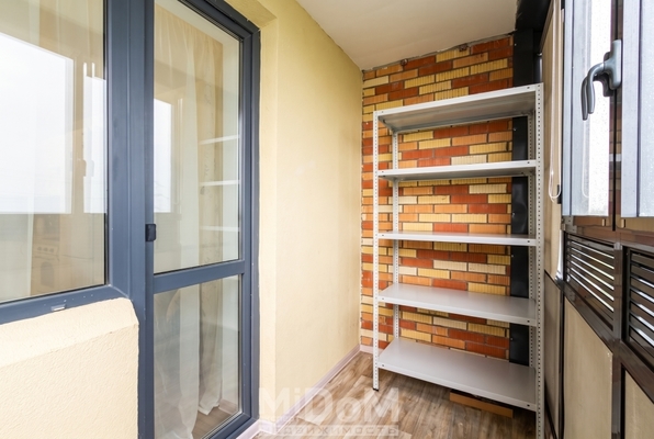 Продам однокомнатную (1-комн.) квартиру, Ленинградская ул, 38к1, Парголово п