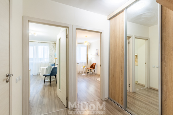 Продам однокомнатную (1-комн.) квартиру, Ленинградская ул, 38к1, Парголово п