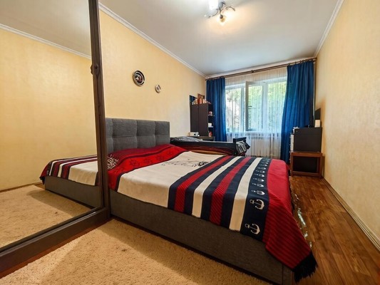 Продам двухкомнатную (2-комн.) квартиру, Карамзина ул, 43, Новороссийск г