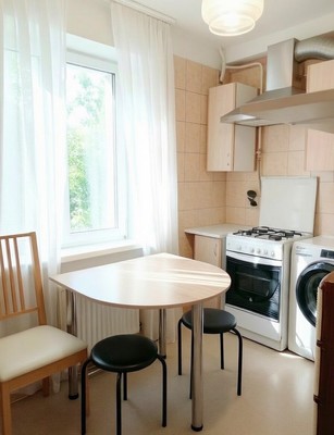 Продам трехкомнатную (3-комн.) квартиру, Чайковского ул, 14, Лобня г