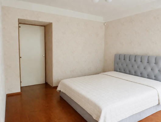 Продам трехкомнатную (3-комн.) квартиру, Чайковского ул, 14, Лобня г