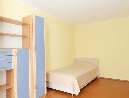 Продам трехкомнатную (3-комн.) квартиру, Чайковского ул, 14, Лобня г