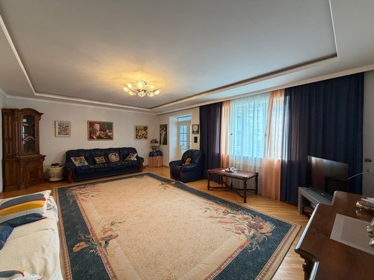 Продам трехкомнатную (3-комн.) квартиру, Тарчокова ул, 19, Нальчик г