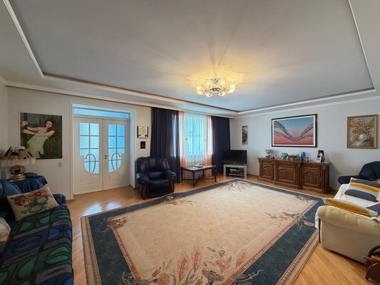 Продам трехкомнатную (3-комн.) квартиру, Тарчокова ул, 19, Нальчик г
