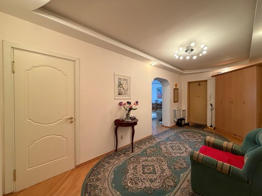 Продам трехкомнатную (3-комн.) квартиру, Тарчокова ул, 19, Нальчик г