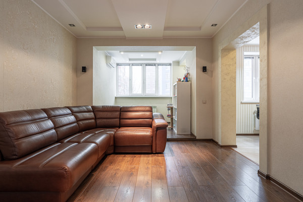 Продам трехкомнатную (3-комн.) квартиру, Дубравная ул, 34, Казань г