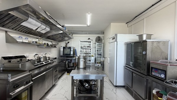 Продам коммерческое помещение 60 м2, Ленина В.И. имени наб, 1, Ялта г